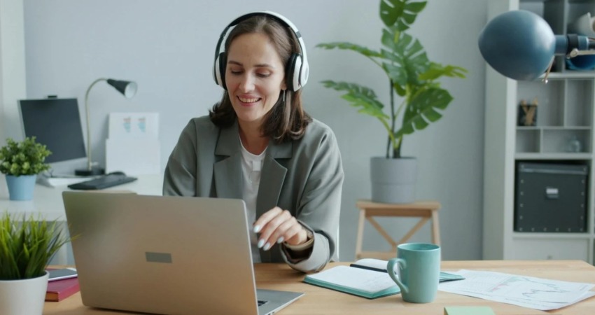 62 Degrees North: The Ultimate Guide to Yellowknife Remote Work Connectivity in 2026
